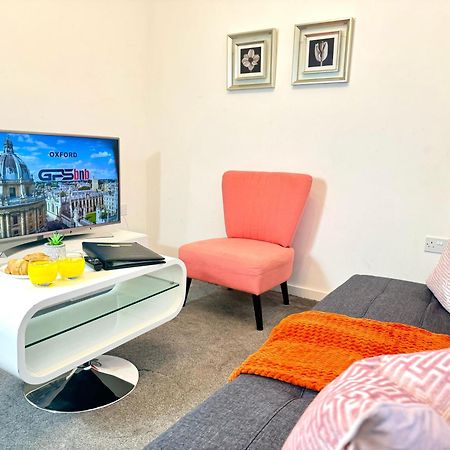 Walnut Flats-F5, Stylish 1-Bedroom - Parking, Netflix, Wifi - Close To Oxford, Bicester & Blenheim Palace 基德灵顿 外观 照片