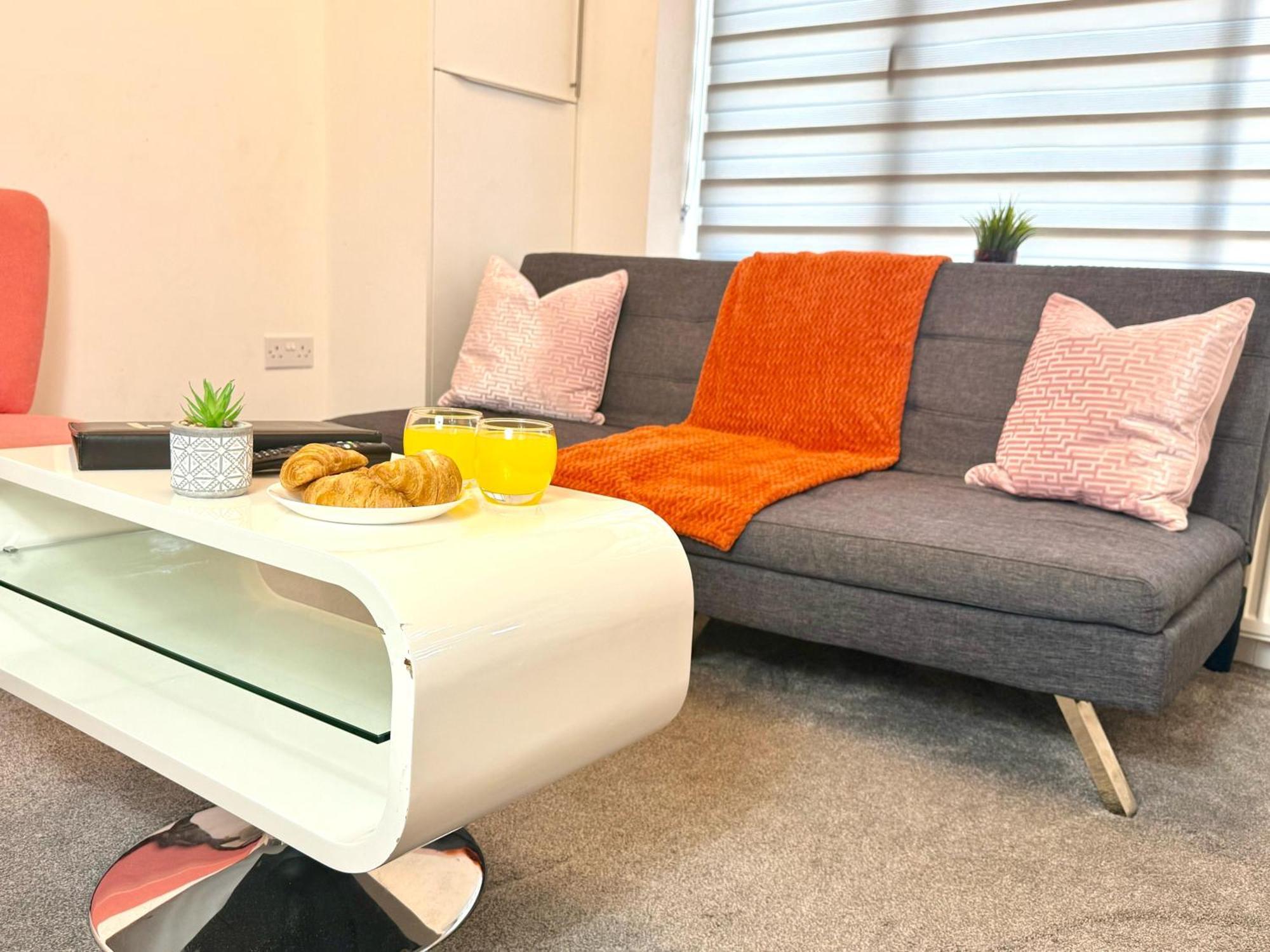 Walnut Flats-F5, Stylish 1-Bedroom - Parking, Netflix, Wifi - Close To Oxford, Bicester & Blenheim Palace 基德灵顿 外观 照片
