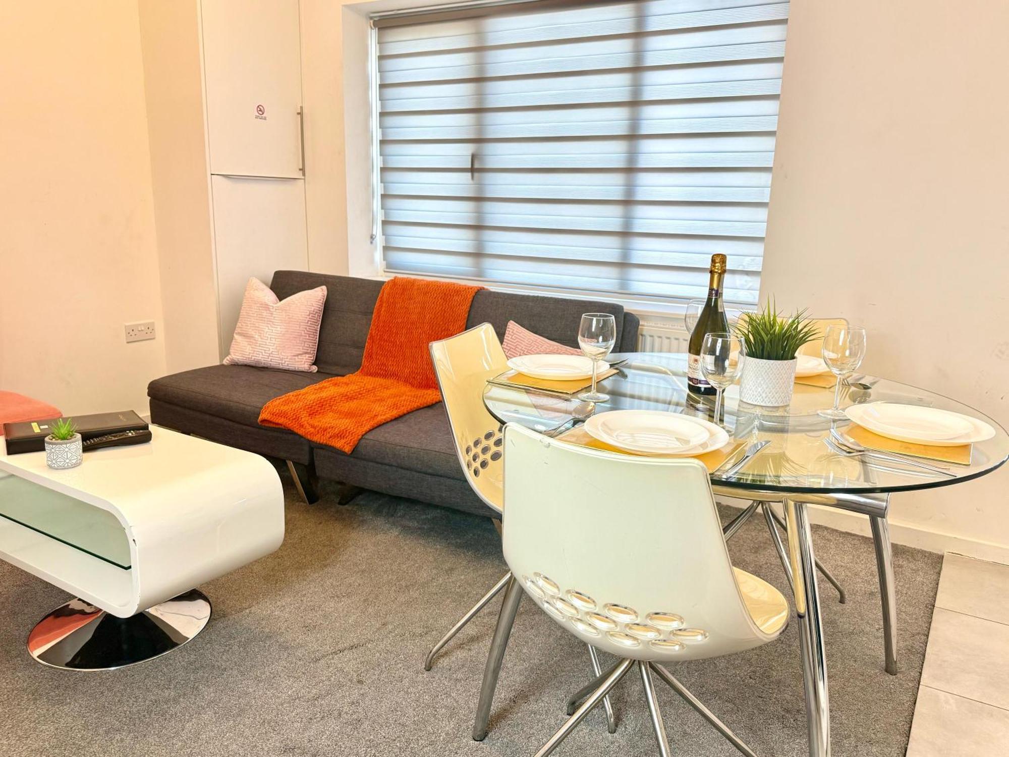 Walnut Flats-F5, Stylish 1-Bedroom - Parking, Netflix, Wifi - Close To Oxford, Bicester & Blenheim Palace 基德灵顿 外观 照片