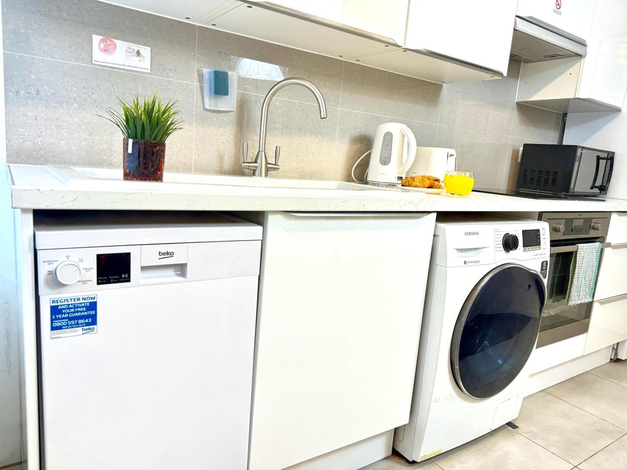 Walnut Flats-F5, Stylish 1-Bedroom - Parking, Netflix, Wifi - Close To Oxford, Bicester & Blenheim Palace 基德灵顿 外观 照片