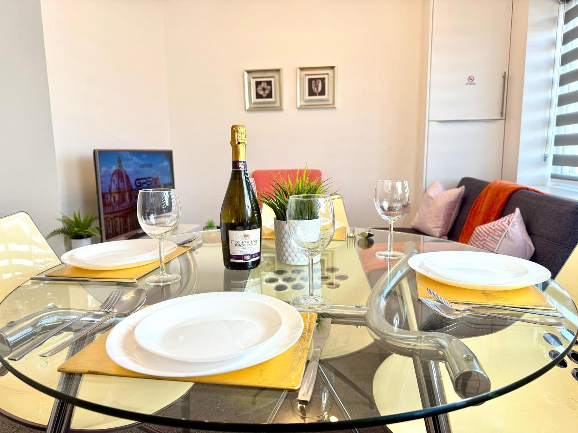 Walnut Flats-F5, Stylish 1-Bedroom - Parking, Netflix, Wifi - Close To Oxford, Bicester & Blenheim Palace 基德灵顿 外观 照片