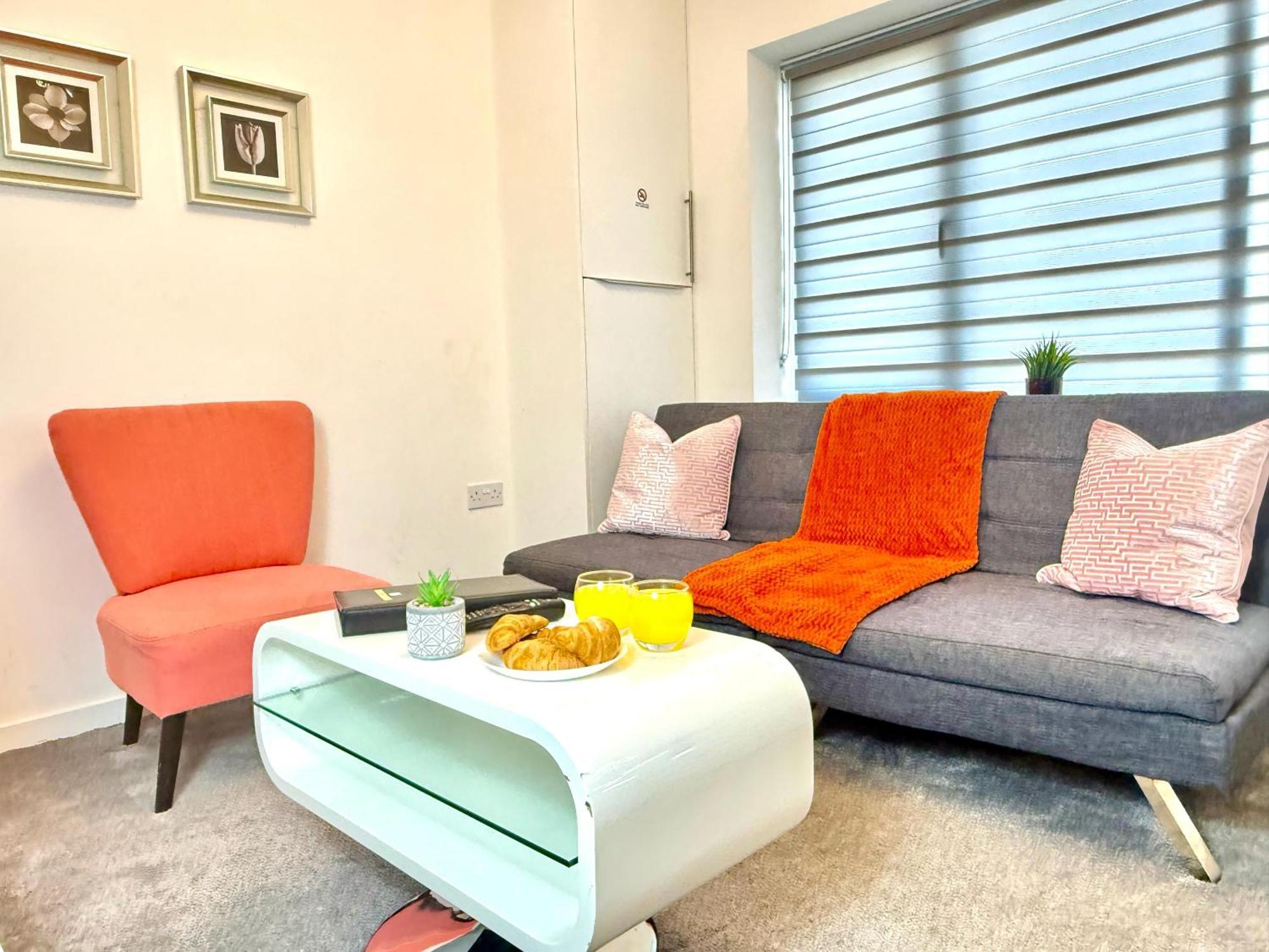 Walnut Flats-F5, Stylish 1-Bedroom - Parking, Netflix, Wifi - Close To Oxford, Bicester & Blenheim Palace 基德灵顿 外观 照片