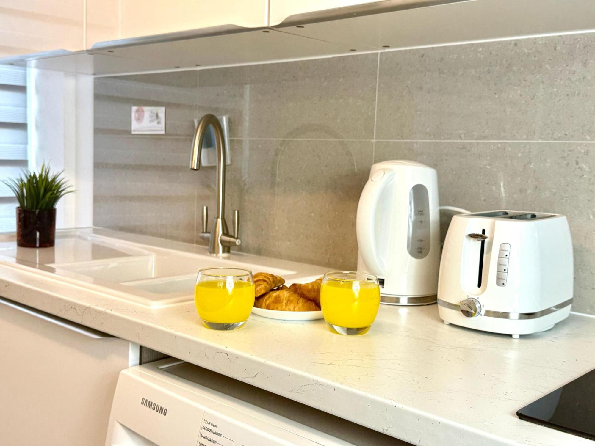Walnut Flats-F5, Stylish 1-Bedroom - Parking, Netflix, Wifi - Close To Oxford, Bicester & Blenheim Palace 基德灵顿 外观 照片